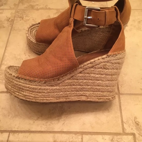 Marc Fisher Annie Perforated Wedge Sz 8.5 - Picture 3 of 8
